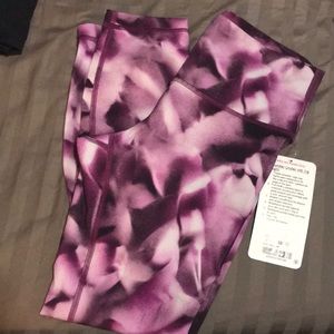 NWT Lululemon size 6 wunder under hr 7/8 tight